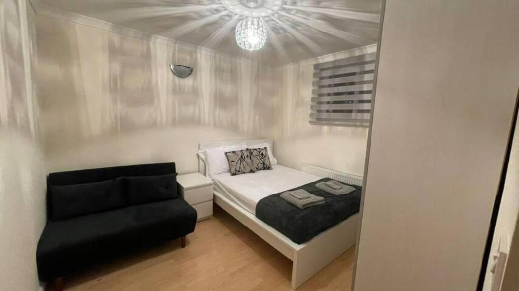 Entire 3 Bedroom Home - Minutes To Emirates Stadium! Лондон Екстер'єр фото