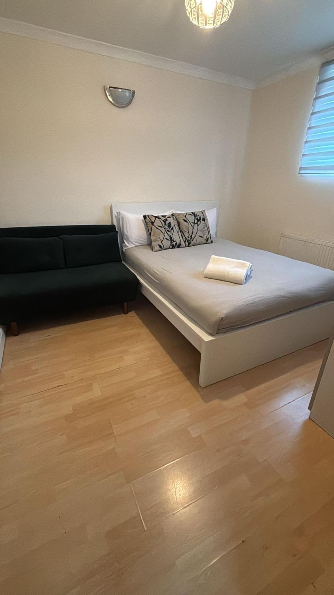 Entire 3 Bedroom Home - Minutes To Emirates Stadium! Лондон Екстер'єр фото